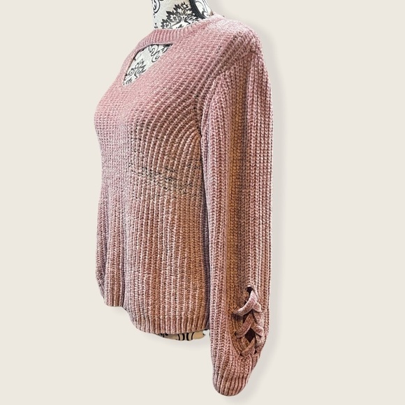 NO boundaries soft lightly deconstructed pink sweater - Picture 2 of 9